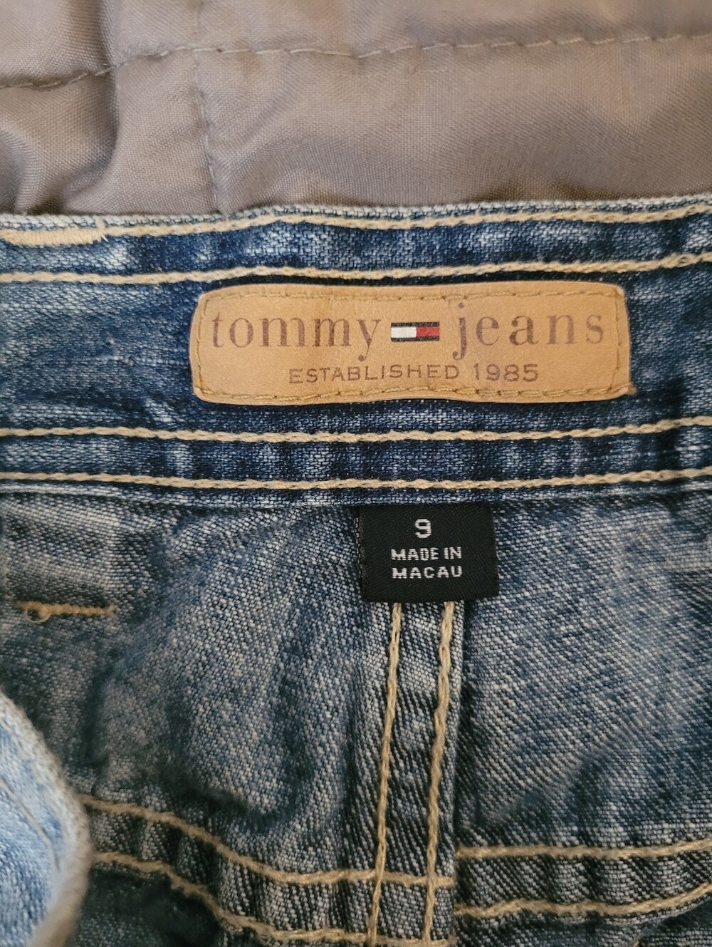 Tommy Jeans Classic Blue Denim Jeans Size 9 - Picture 4 of 8